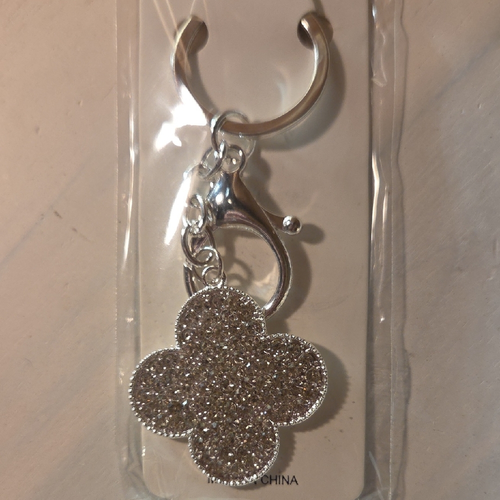 5 For 25 Silver Clover  Hang Tag